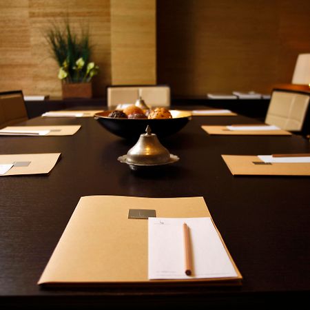 Bentley Hotel Bosphorus - Special Class Istanbul Exterior foto A meeting room at a hotel