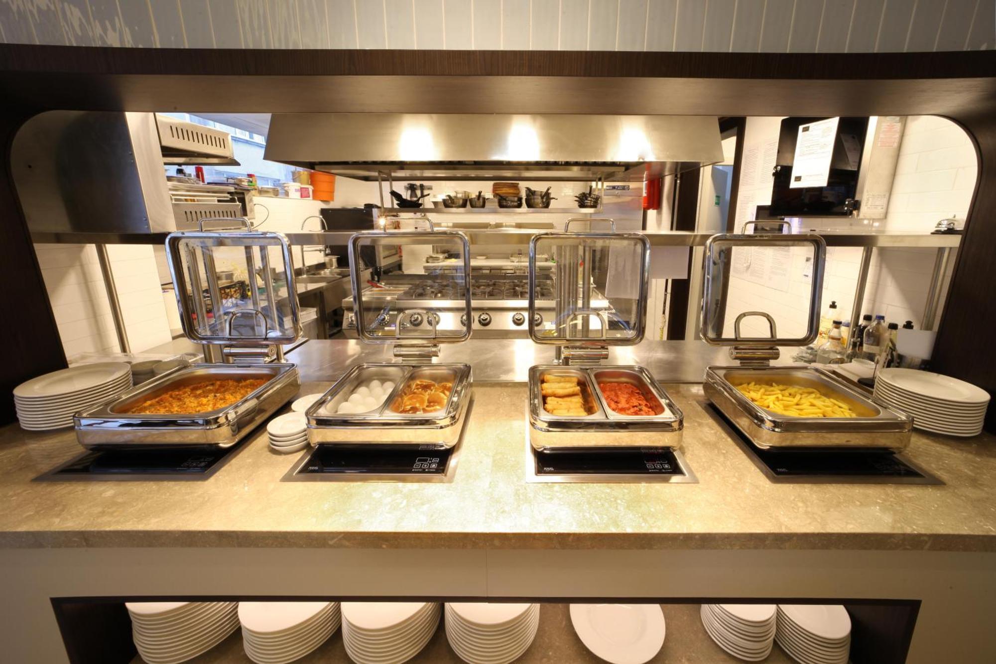 Bentley Hotel Bosphorus - Special Class Istanbul Exterior foto A buffet