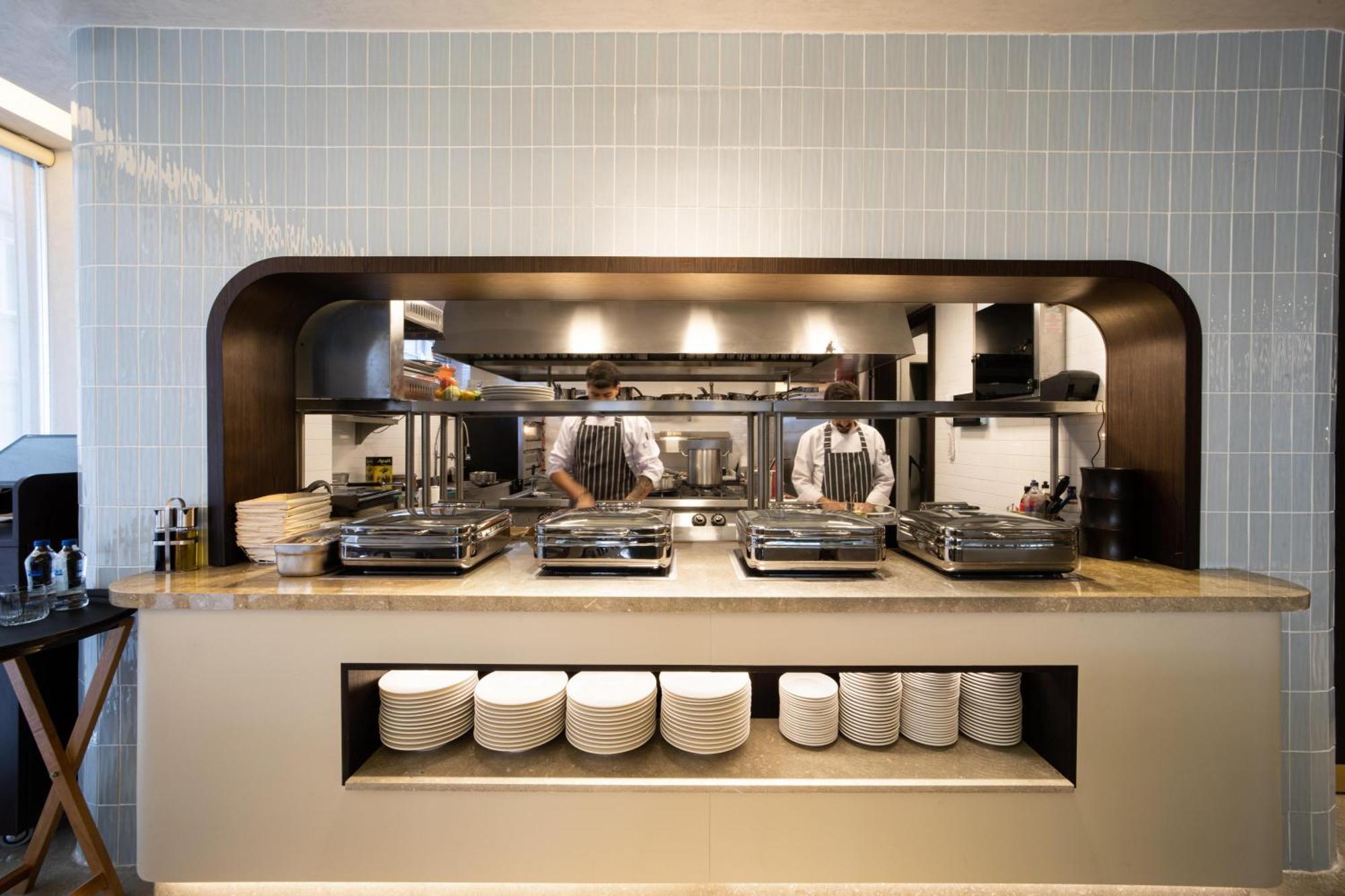 Bentley Hotel Bosphorus - Special Class Istanbul Exterior foto Open kitchen at the restaurant