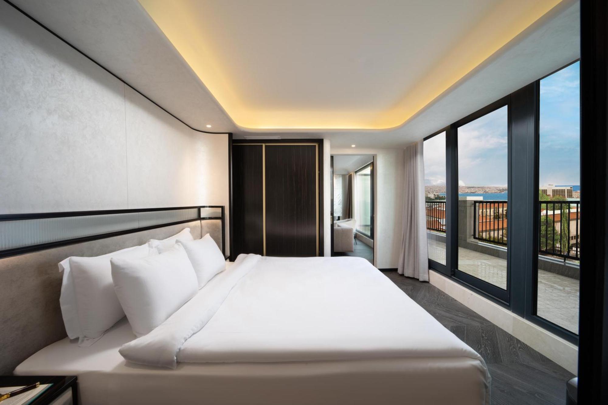 Bentley Hotel Bosphorus - Special Class Istanbul Exterior foto A bedroom at the hotel